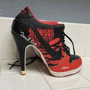 Nike dead end girl sneaker heels